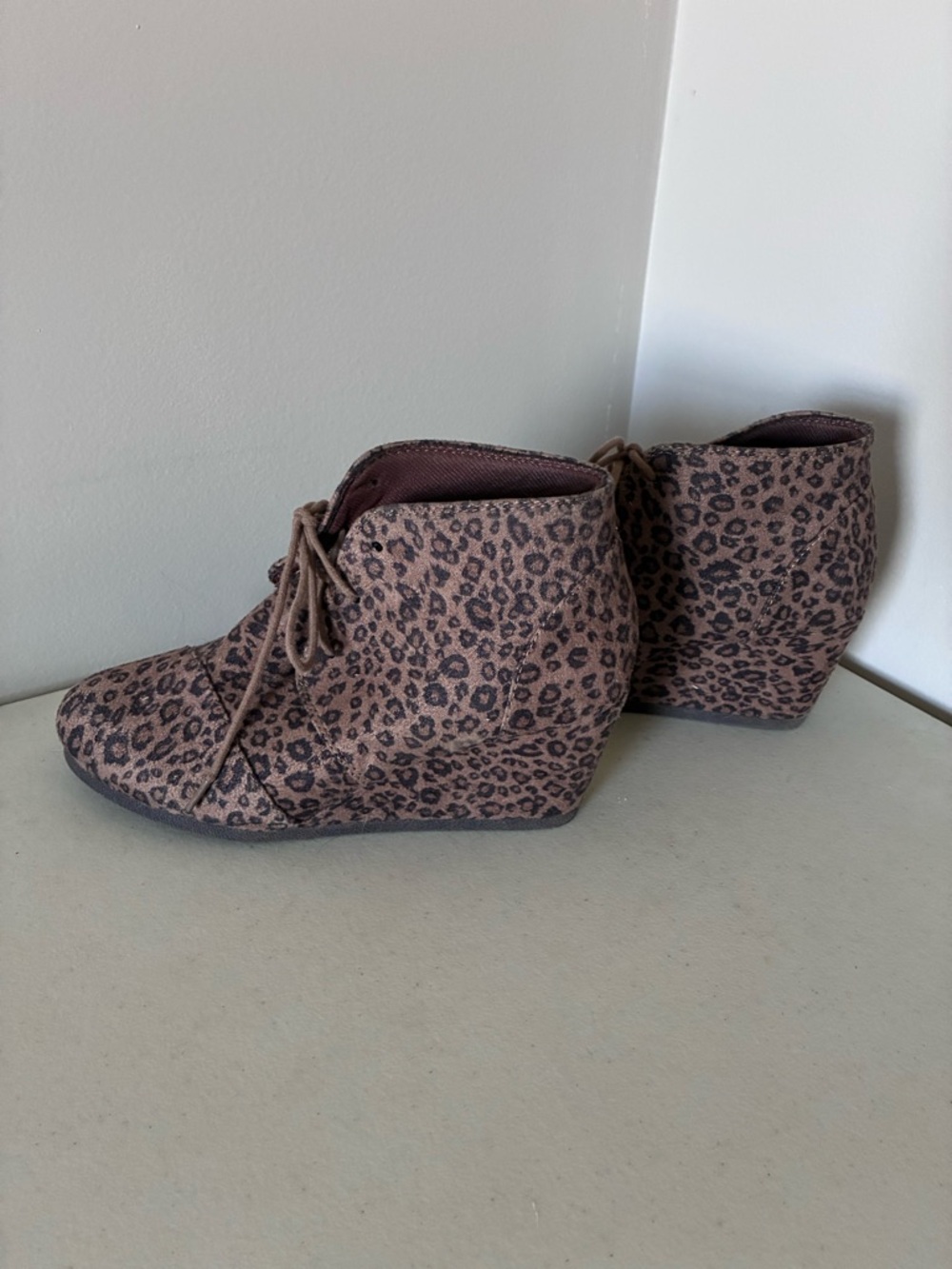 Cityclassified Leopard-Print Lace-Up Ankle Booties - Taupe Brown - Picture 2 of 6